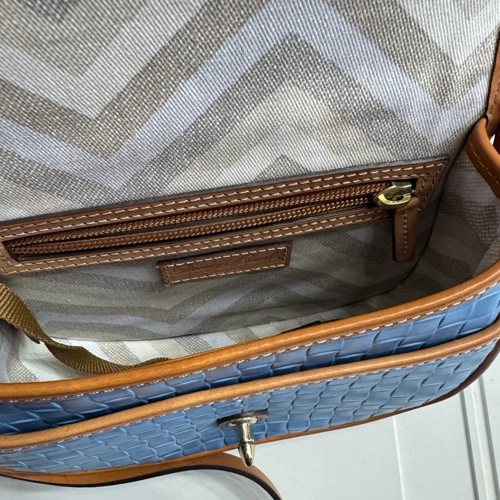 Dooney & Bourke Claremont Field Bag Light Blue Woven Leather Crossbody Purse - Picture 8 of 9